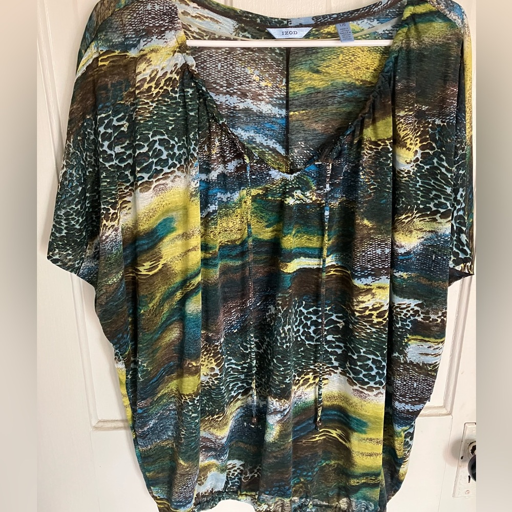 Nwt multicolor Izod top